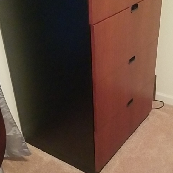 File cabinet - Picture 2 of 5